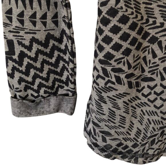 Aēropostale Thermal V-back Geometric Print Tunic Top, size M - Picture 8 of 11